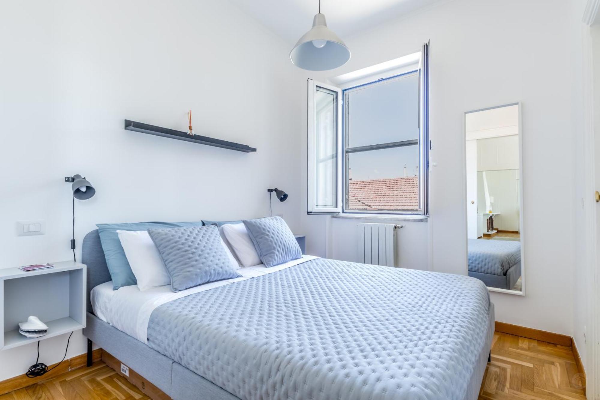Attico Nel Cuore Di Con Box Privato Per Auto Apartamento *
