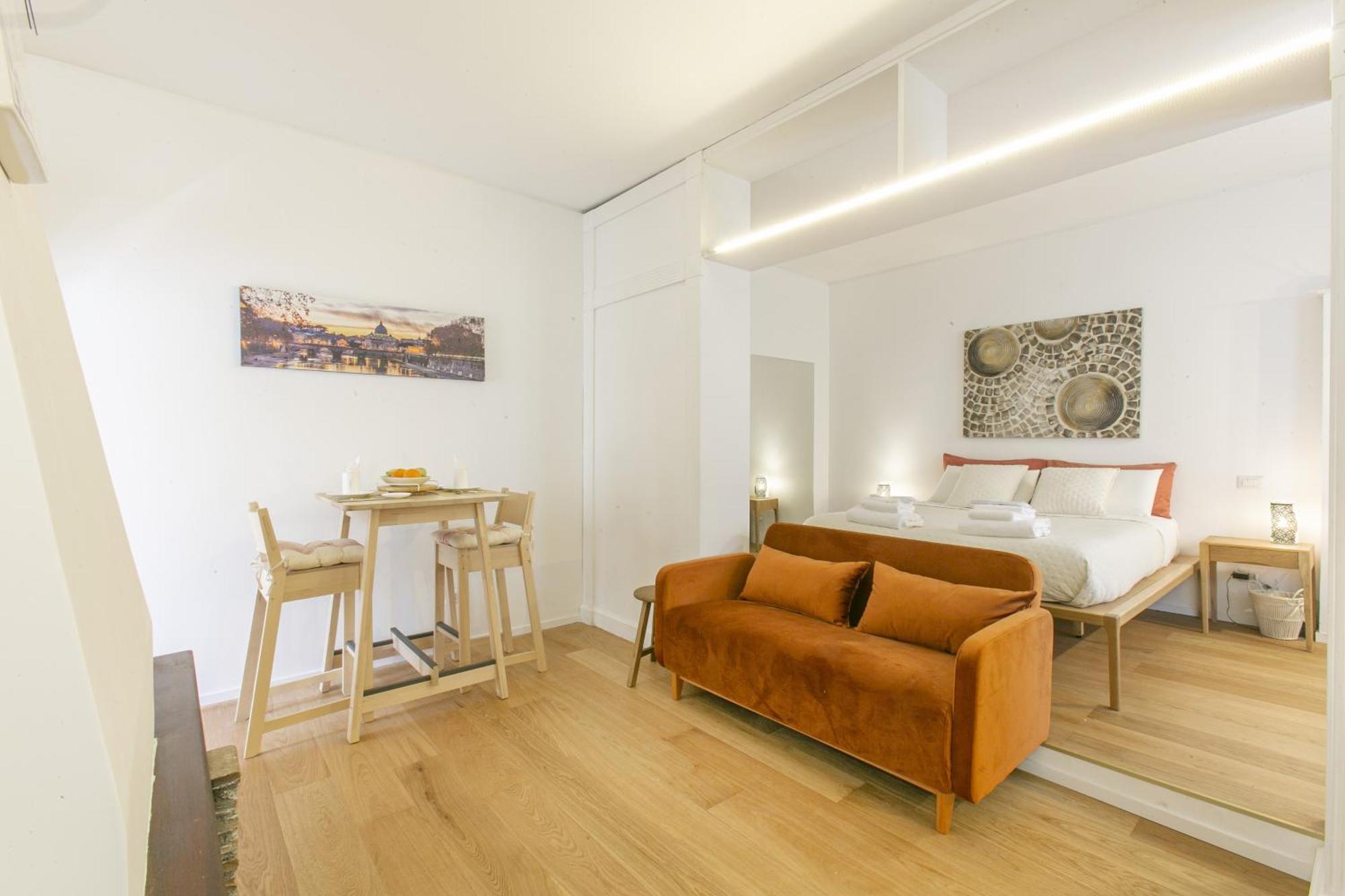 Attico Nel Cuore Di Con Box Privato Per Auto Apartamento