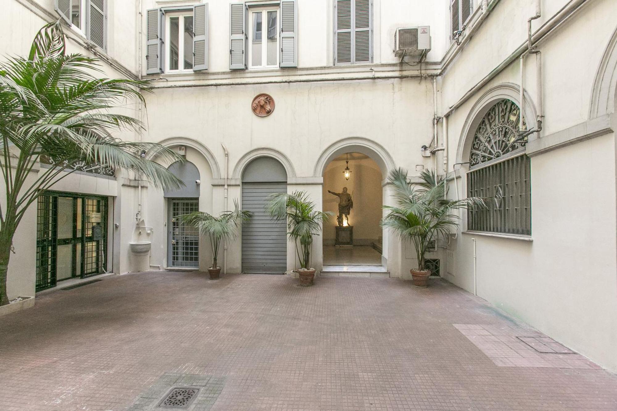 Apartamento Attico Nel Cuore Di Con Box Privato Per Auto Roma